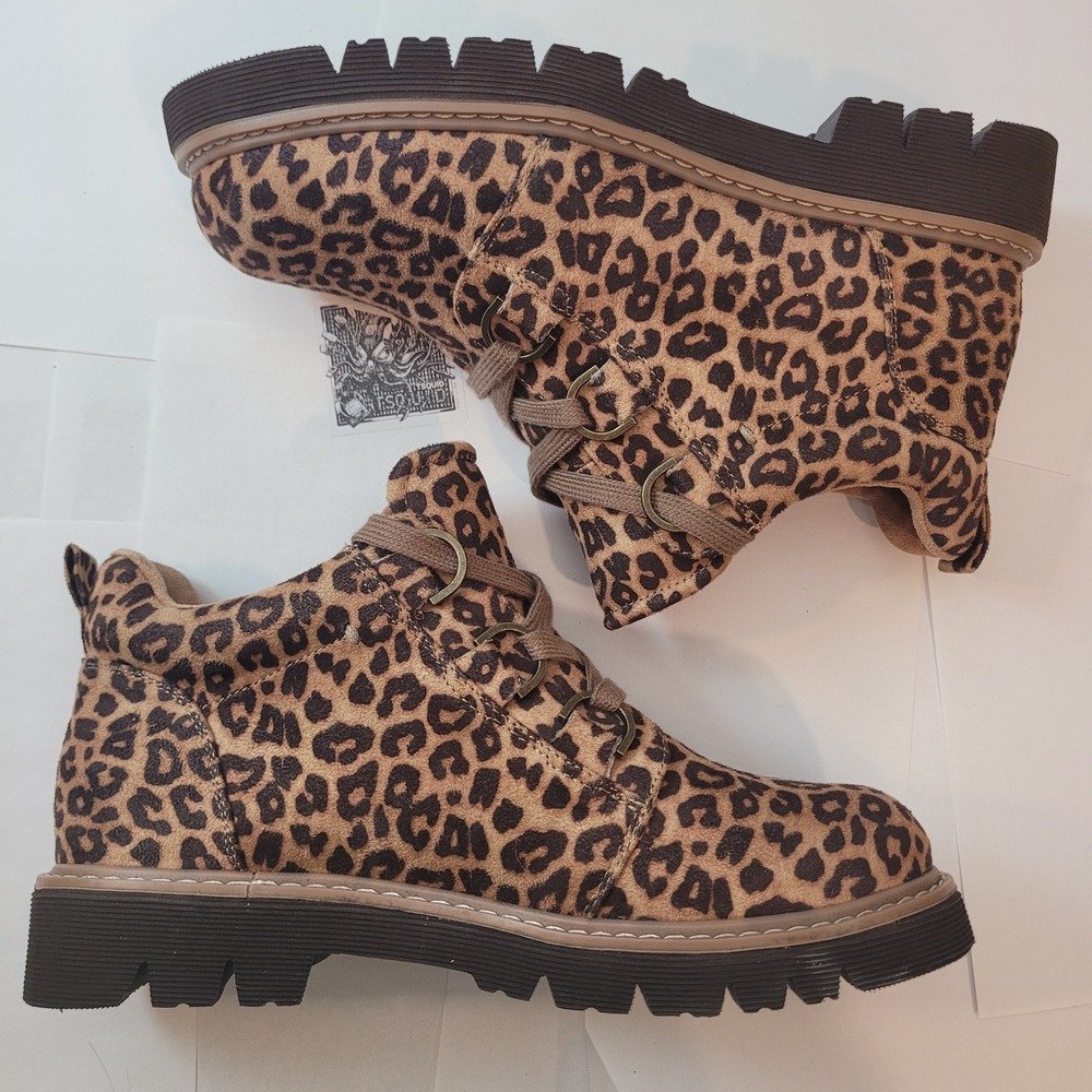 Hey‎ Girl by Corkys Campfire Leopard Ankle Boots Women 10 Lug Sole Animal Print - Picture 2 of 13